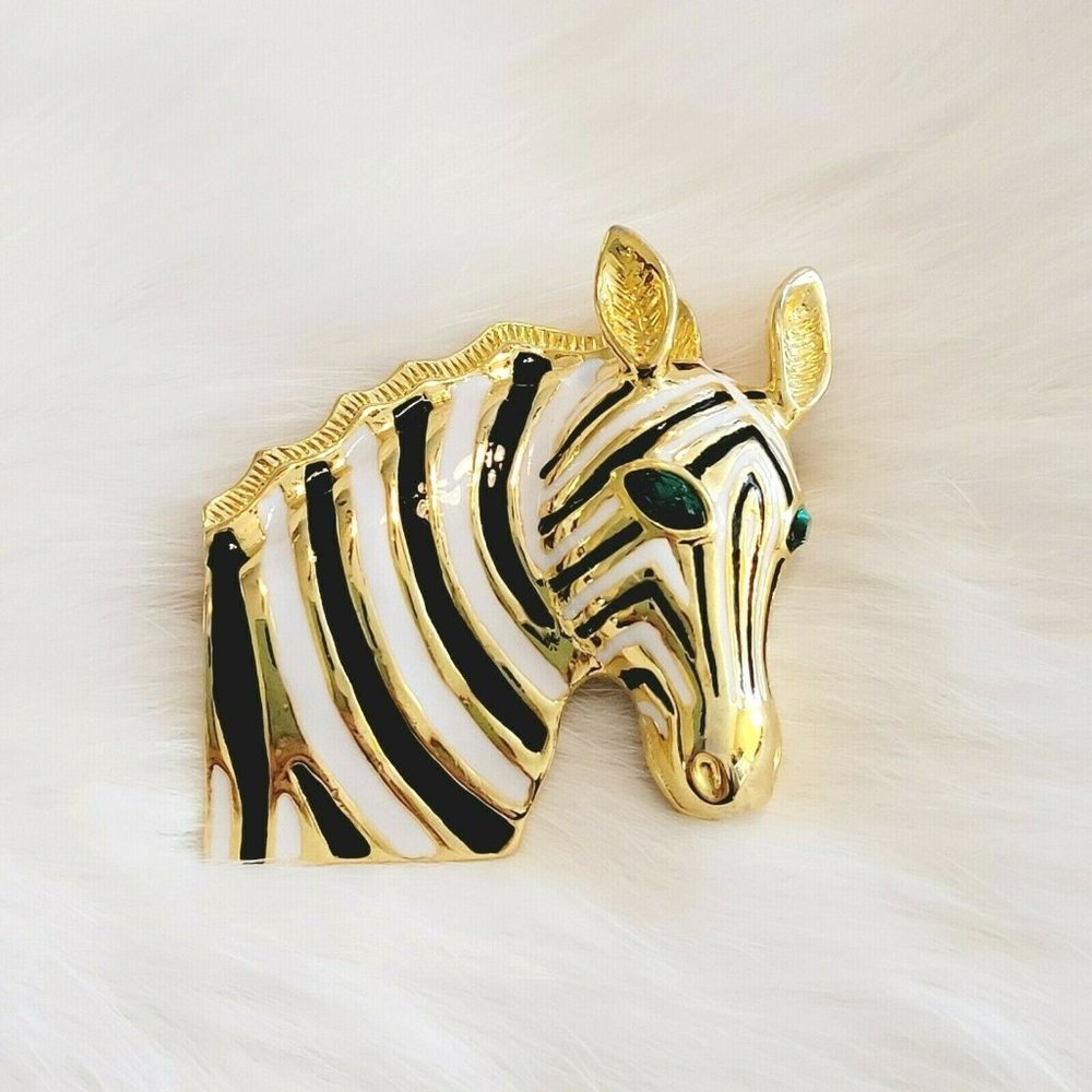 Vintage Zebra Brooch Enamel Green Rhinestone Eyes Safari Pin Gold Tone 7459